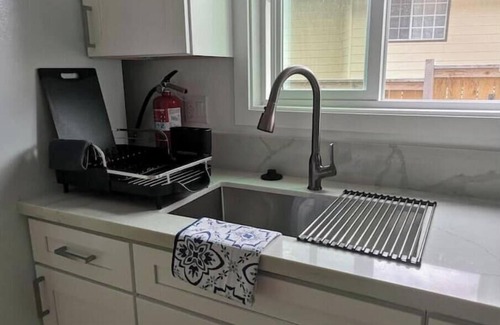 Kona Palisades Casa | Kona Studio + 2 Small Bonus Rooms, Big Covered Patio, Near Beaches /Airport