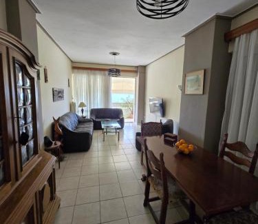 Kalamata Apartamento | Kons beach front
