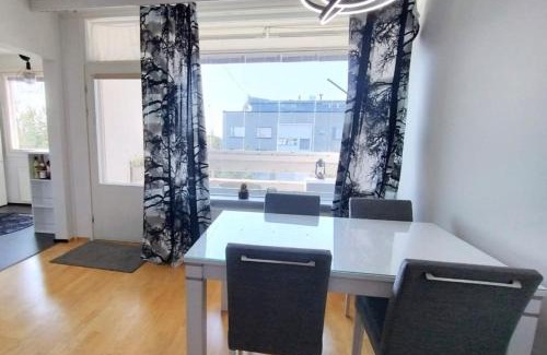 Itainen District Apartamento | #KONTULA Spacious top-floor apt with free parking