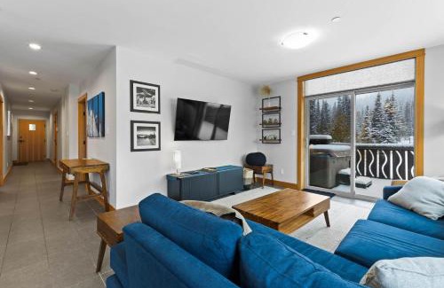 Sun Peaks Cabina | Kookaburra Lodge #203 By Bear Country