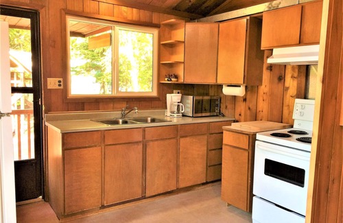 Balfour Cabaña | Kootenay Lakehouse-COTTAGE-680 'Beach, Dock & Firepit- 4 ac flat flat by the Bay