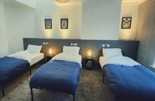 Anfield Hotel | Kop View