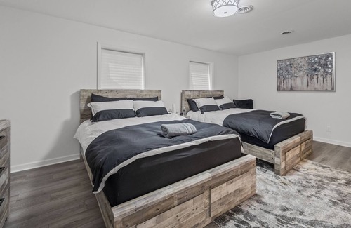 South Fallsburg Casa | Kosher Home -2 min Walk to Shul -Hot Tub-Pool-Game Rm
