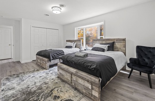 South Fallsburg Casa | Kosher Home -2 min Walk to Shul -Hot Tub-Pool-Game Rm