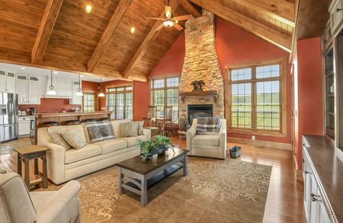 Wyatt Casa | Kountry Lane Stables | Horse Farm w/ HOT TUB + Fire Pit!