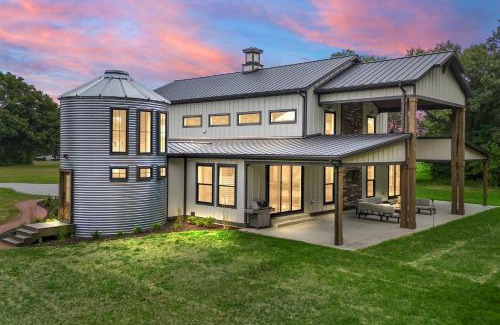 Tefft Casa | Kouts Home High-End Retreat in Secluded Setting