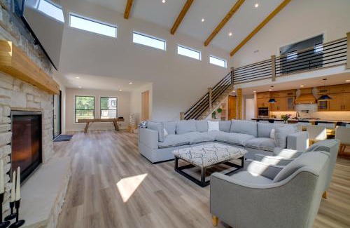 Tefft Casa | Kouts Home High-End Retreat in Secluded Setting