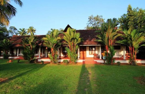 Muhamma Cama Y Desayuno | Kovilakam Lakeside Villa