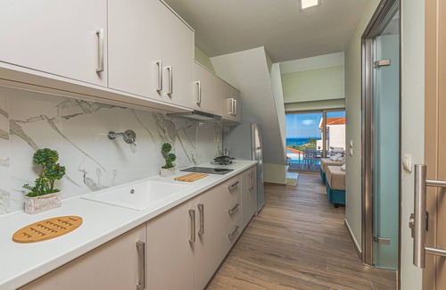 Amoudi Apartamento | Kozanos Suites with Private Pool