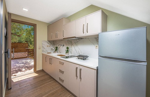 Amoudi Apartamento | Kozanos Suites with Private Pool