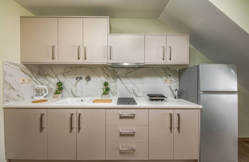 Amoudi Apartamento | Kozanos Suites with Private Pool