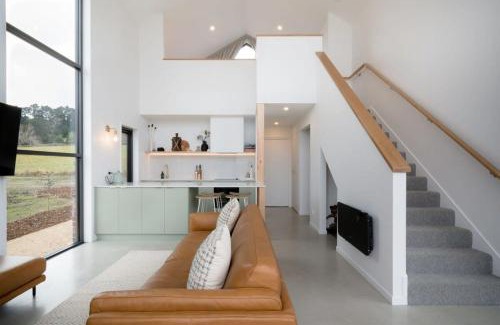 George Town Council Casa | Koze Haus - Blissful Barn by the River