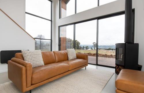 George Town Council Casa | Koze Haus - Blissful Barn by the River