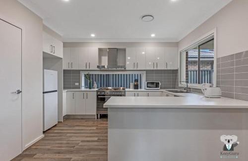 Austral Casa | KozyGuru | Austral | 5 Bed Comfy House