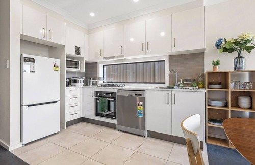 Austral Casa | KozyGuru | Austral | Charming 4Bedroom Family Home