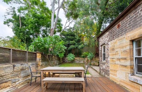 Balmain Casa | KozyGuru | Balmain | Charming 3 Room cottage