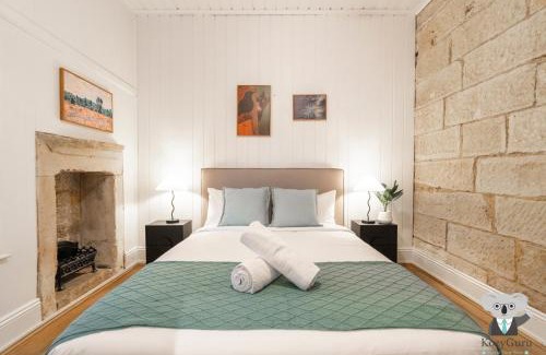 Balmain Casa | KozyGuru | Balmain | Charming 3 Room cottage