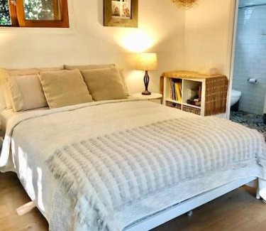 Marrickville Apartamento | KozyGuru| Marrickville| Lovely Granny Flat Studio