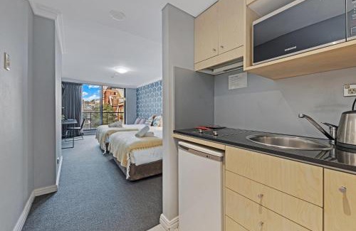 Haymarket Apartamento | KozyGuru | Sydney CBD | Freshly | 2 Bed Studio