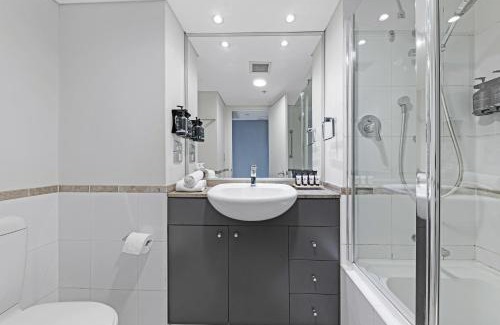 Haymarket Apartamento | KozyGuru | Sydney CBD | Freshly | 2 Bed Studio