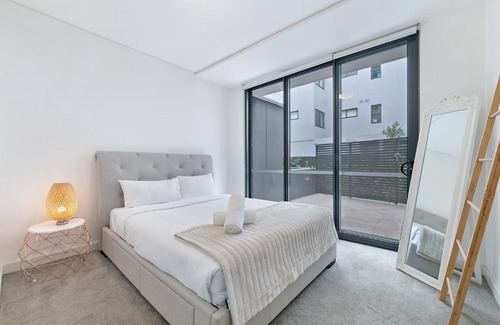 Waitara Apartamento | KOZYGURU WAITARA KOZY 2 BED APT WALK TO TRAIN STATION NWA008