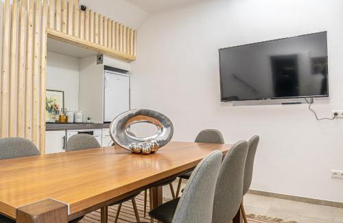 Krems an der Donau Apartamento | Krems Bahnhof Deluxe Rooms - near Danube River