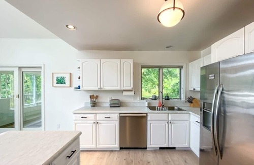 Accord Casa | Kripplebush Hollow - Sunny & Cozy in Stone Ridge