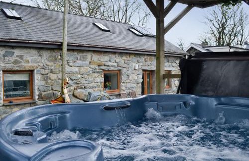Criccieth Casa | Kris Kin
