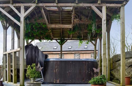 Criccieth Casa | Kris Kin