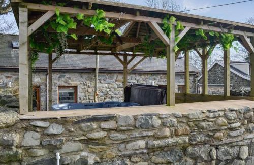 Criccieth Casa | Kris Kin