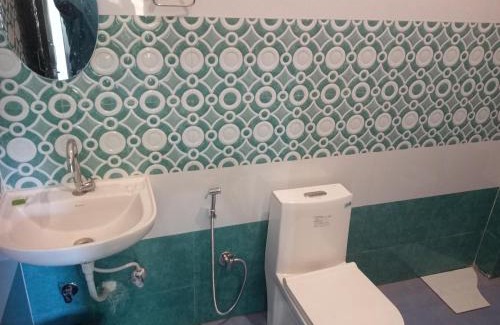 Sirala Hotel | Krishna Hotel & Restaurant