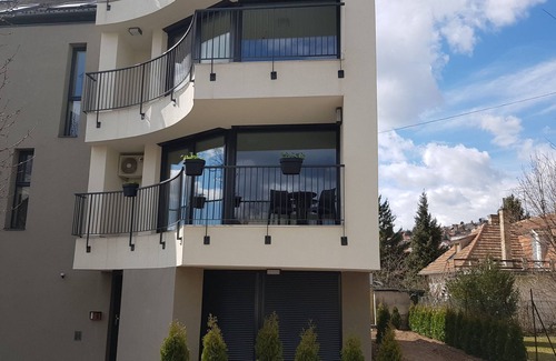 Balatonalmadi Apartamento | Residencia Kriszta en el centro cerca de la playa