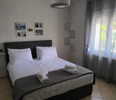 Lagkadas Apartamento | Krithia Apartment with Garden
