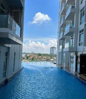 Taman Century Apartamento | KSL 2Bedroom with WiFi Netflix 58 inch TV high floor balcony