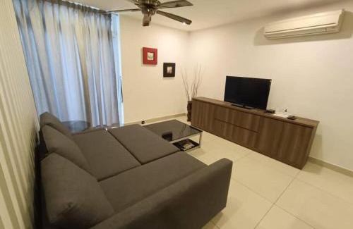 Taman Century Apartamento | KSL City Mall Bathtub 1-4pax Netflix JB City