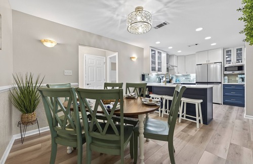 Wright Casa | Ksweetly's Sunset Cottage 4-bdrm, 2 bath, sand Volleyball Ct, Fort Walton Beach