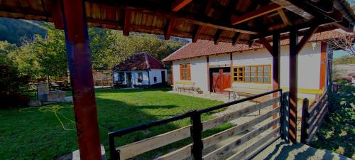 Central Serbia Villa | Kuća u planini T Polje Subjel