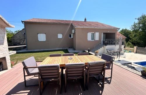Trilj Villa | Kuća za odmor Aria