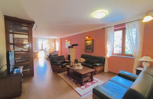 Benkovac Fuzinski Casa | Kuća za odmor Cava Fužine
