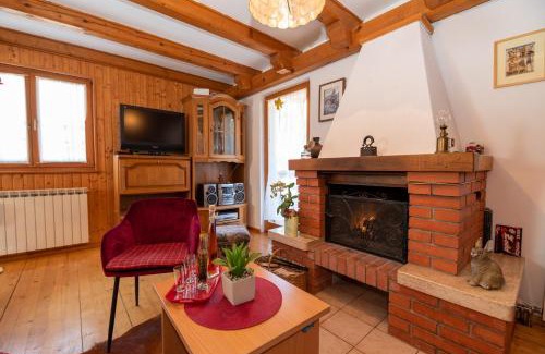Benkovac Fuzinski Chalet De Esquí | Kuća za odmor Family Fužine