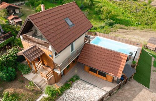 Velika Gorica Casa | Kuća za odmor Holiday Spa House Kostanjevec s bazenom,saunom i jacuzzijem,Zagreb
