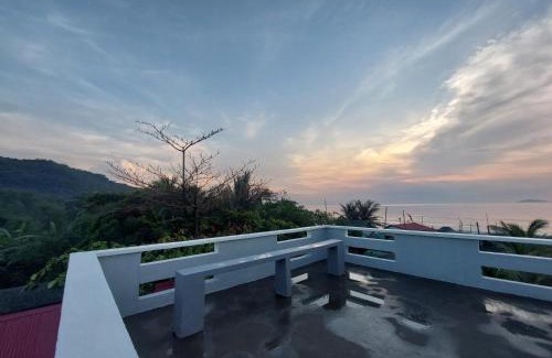Lian Casa | Kua's Pad Batangas Room