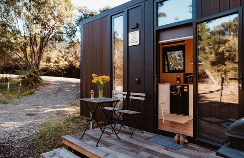 Rings Beach Casa | Kūaotunu Cabin 1 by Tiny Away