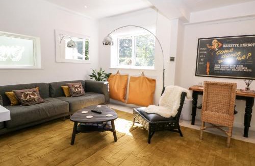 Tring Casa | Kub House