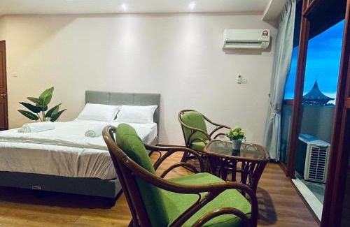 Kampung Surabaya Apartamento | Kuching City Center Riverbank Suites With Marvelous River View