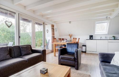 Zwiggelte Casa | Kuifeend I Chalet met Modern Interieur