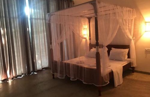 Pottuvil Division 2 Hotel | Kujaku