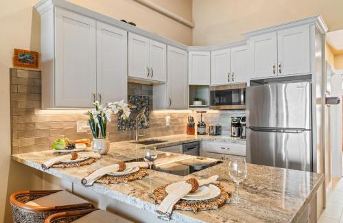Honokowai Casa | Kulakane 307 · KK 307 OceanFront 2BD Whale Watching Retreat