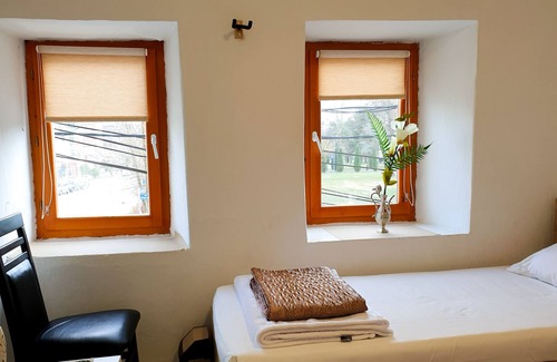 Gjakova Casa | Kulla Dula Guesthouse