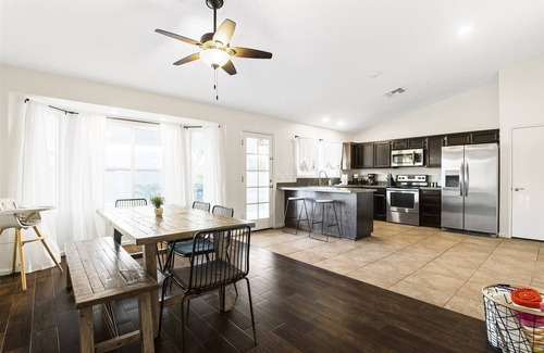 Glendale Casa | Kulla Oasis: Family Retreat-Park access-Free Heated Pool-Fast Wi-Fi-Near Stadium
